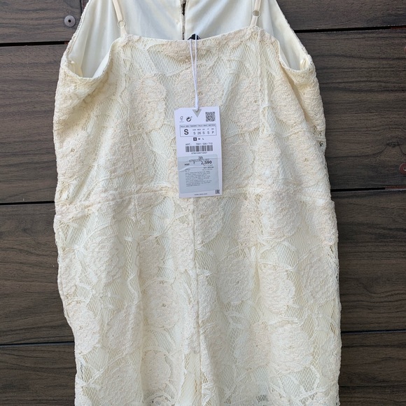 Zara Lacey Romper - Picture 3 of 4